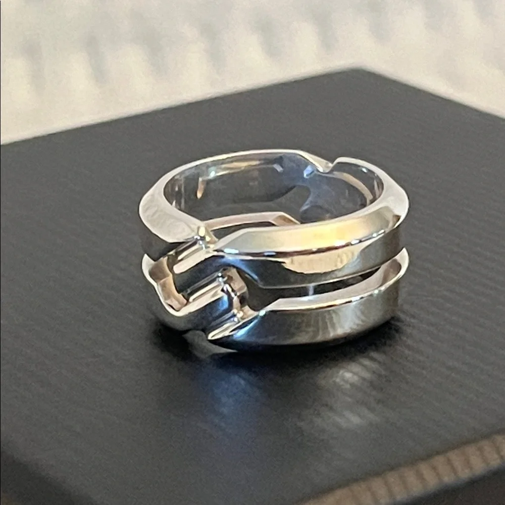 Gucci Infinity Knot Ring Size 6US